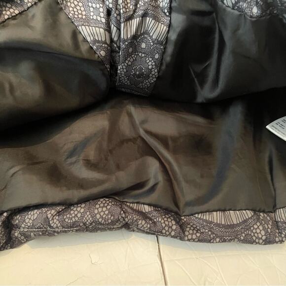 Tribal Black & Gray Lace Print Faux Fur Women's Puffer Vest NWOT Size L - Picture 8 of 12